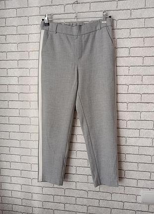 Брюки с лампасами укороченные