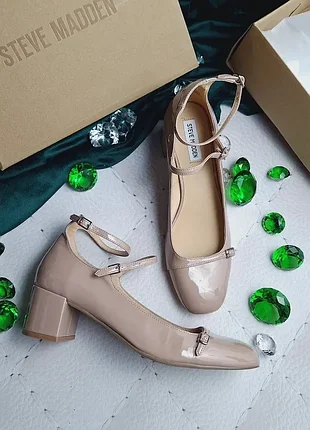 Steve madden оригінал бежеві лакові туфлі мері джейн на невисоких підборах