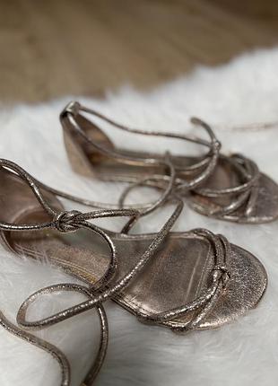 Босоніжки на завʼязках next 36р