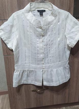 Блуза біла с баскою 46