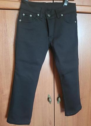 Брюки утеплені, з щільної  тканини, в ідеальному стані на хлопчика 9-10років. терція.