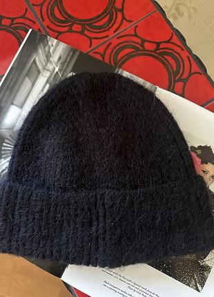 Шапка біні чорна жіноча у складі альпака та вовна