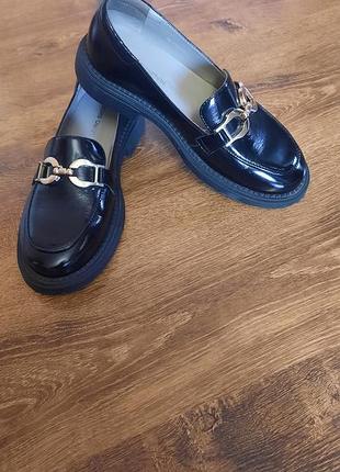 Лак -кожа лоферы.