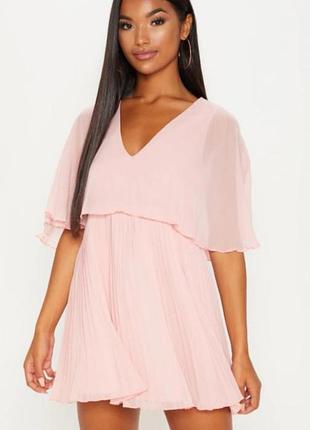 Нарядное пудровое шифоновое платье плиссе состояние нового