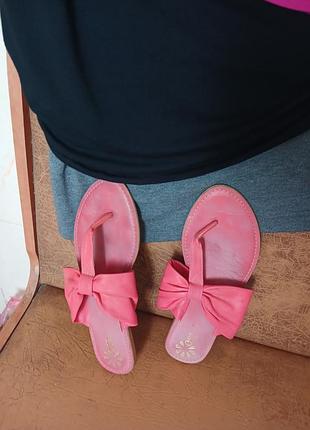 Шлепки жиночи кожа красивые