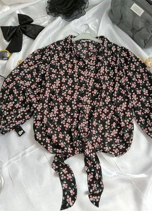 Рубашка цветочный принт на завязках и из легкой ткани укороченный рукав