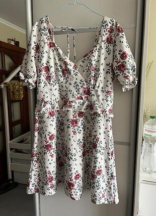 Сукня в квіти