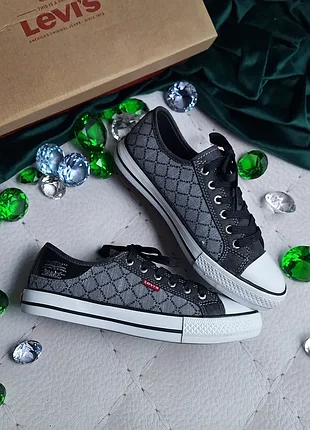 Levi's оригінал текстильні брендовані світло- сірі кеди