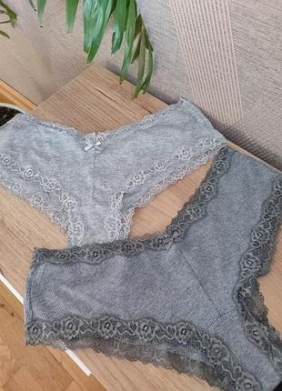 Красивый комплект из двух хлопковых трусиков в рубчик