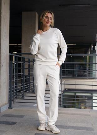 Жіночий костюм