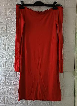Красное платье