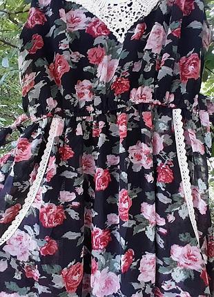 Красивое платье в клетчатый принт