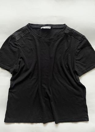 Жіноча футболка