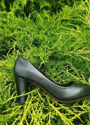 Классические черные женские туфли на каблуке 👠