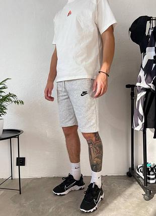 Сірі чоловічі шорти nike💣