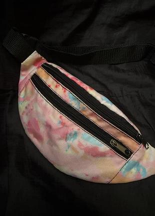 Барсетка тканинна бананка принт краски фарби рожева барсетка сумка
