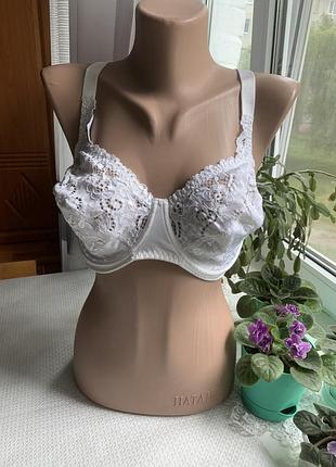 Ліфчик білий
