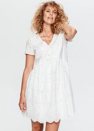 Белое хлопковое платье