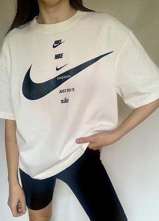 Біла футболка nike