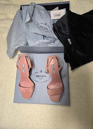 Босоножки prada