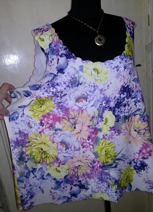 Чудова трикотажна стрейч базова блуза-безрукавка -майка у квітковий принт батал tu