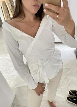 Блуза укорочена на запах zara