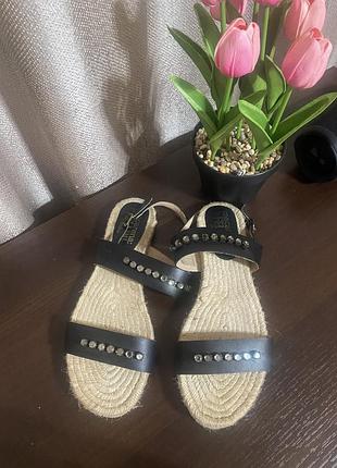 Шкіряні босоніжки ,27 см устілка