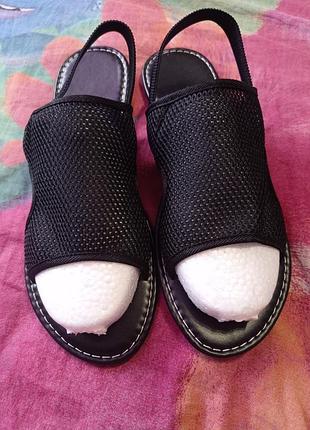 Новые босоножки