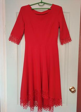 Качественное женское красное праздничное платье с рукавом три четверти