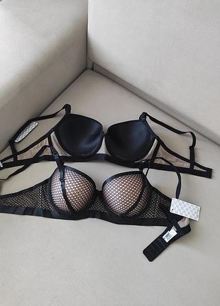Бюстгальтер з пуш-ап на чашку в