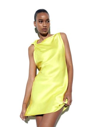 Стильное сатиновое платье мини zara р m платье в белье, базовое, желтое