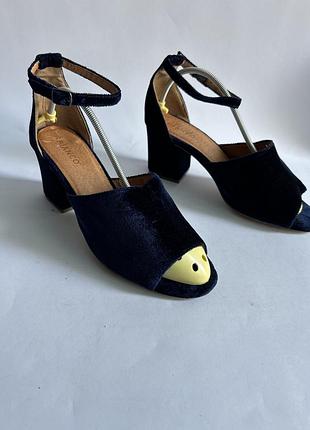 Жіночі нові велюрові босоніжки від bianco