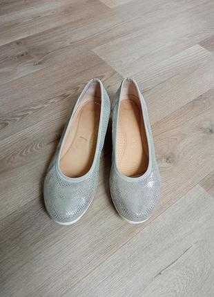 Удобные туфли на танкетке 37.5