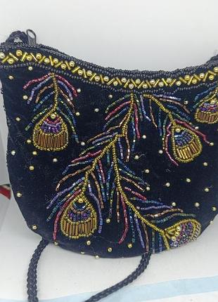 Бархатная сумочка с вышивкой бисером. перо павлина.