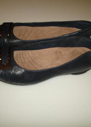 Новые кожаные туфли-лодочки clarks, р 38 (uk 5), стелька 25,5 см4 фото