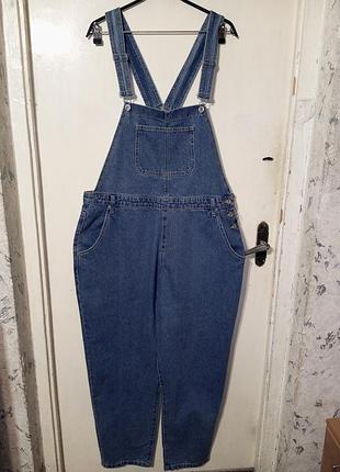 Новий джинсовий блакитний комбінезон з кишенями мега батал  boohoo