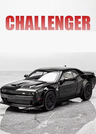 Модель 1:32 dodge challenger hellcat srt red eye — металева машинка зі світловими та звуковими ефектами, механізмом pull back