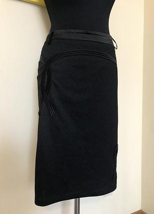 Гарна трикотажна спідниця з атласною вишивкою вінтаж