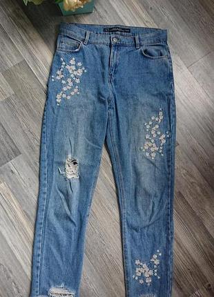 Гарні літні джинси мом із вишивкою р. s/m