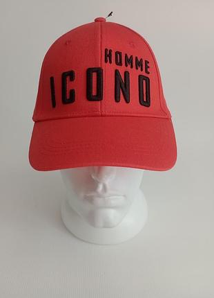 Бейсболка.
красный цвет.