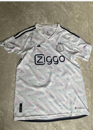 Футболка adidas
