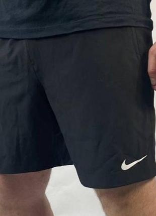 Мужские спортивные шорты nike.