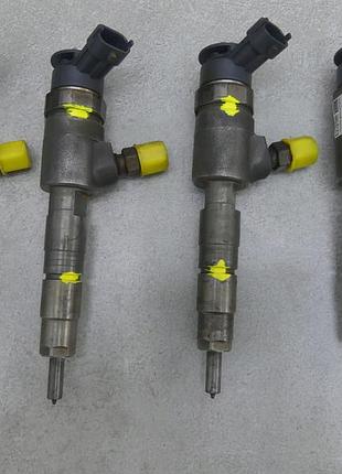 Форсунка топливная 1.4 tdci hdi ford peugeot 0445110339 б/у оригинал