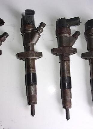 Форсунка топливная renault 2.2 dci 0445 110 084 б/у оригинал