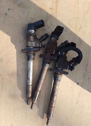 Форсунка volvo, ford, peugot 2.0 hdi 9658194180 (м)