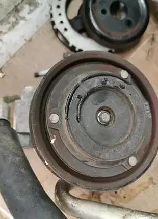 Компрессор кондиционера mazda z0004400a 4