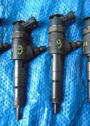 Форсунка топливная 0445110252 peugeot 207 1.4 hdi б/у оригинал
