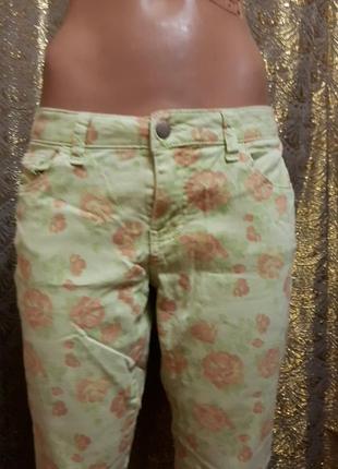 Джинси салатні в квітку forever 21
