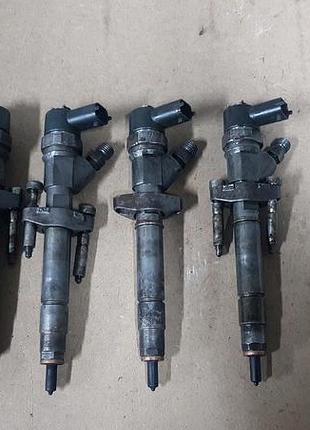 Форсунка renault 2,2 dci 0445110084