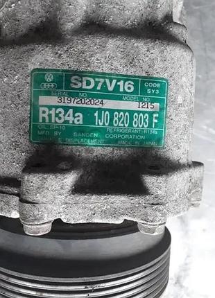Компрессор кондиционера 1j0820803f audi 1.6 8v 2